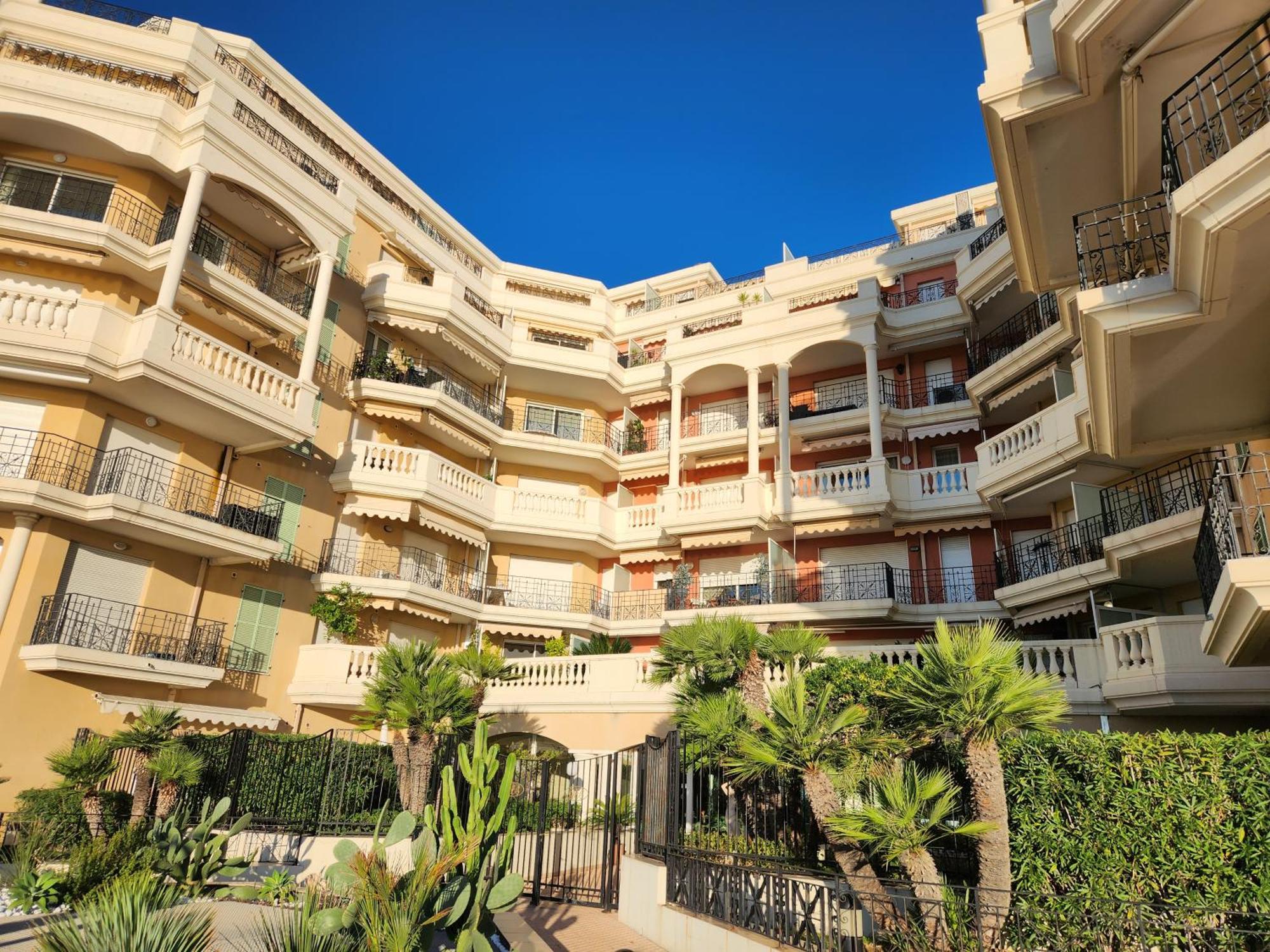 Exclusive Panoramic Sea View In Victoria Beach Ментона Екстериор снимка